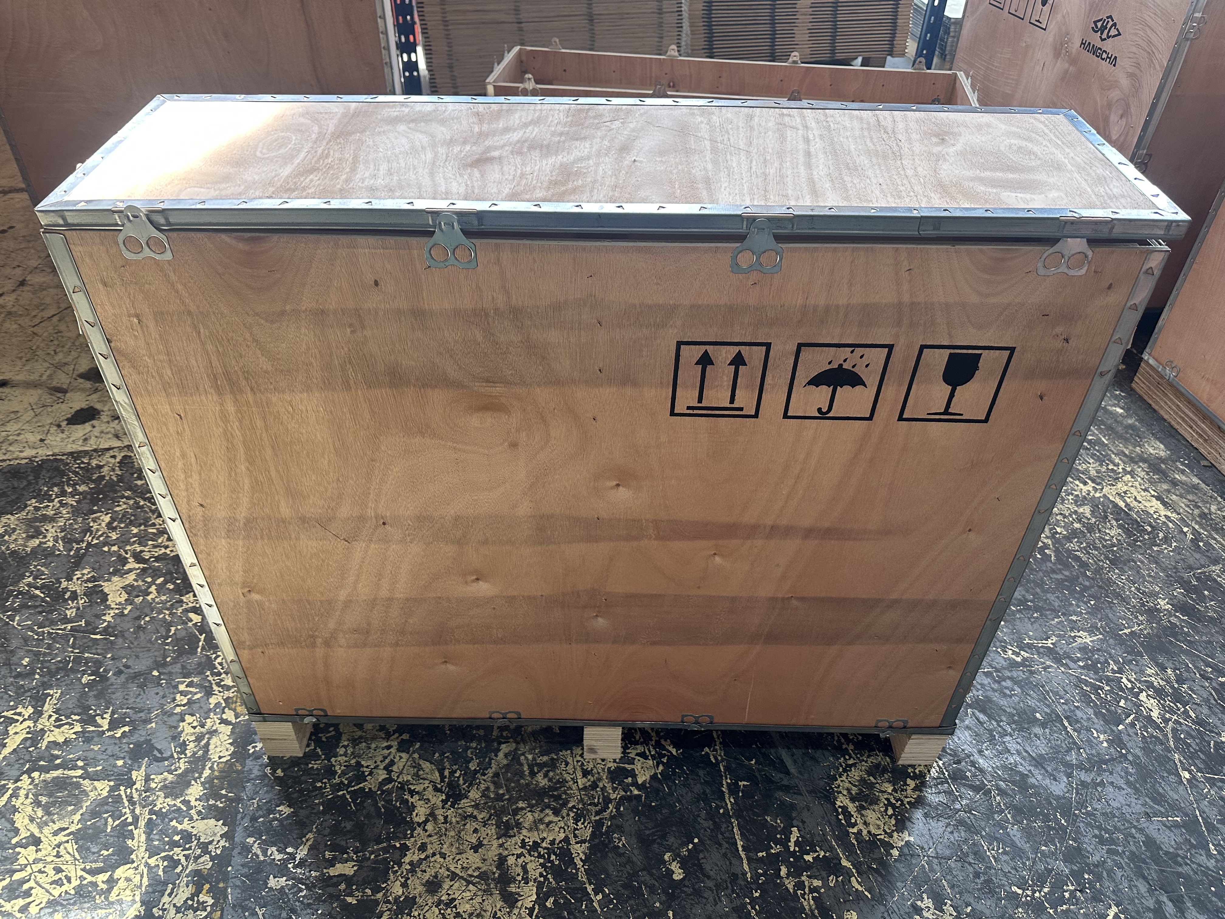 T箱  尺寸110x30x95  重量18kg